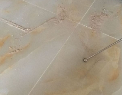 滑县瓷砖空鼓维修公司分享粘合剂选择不当在瓷砖铺贴过程中可能导致以下问题
