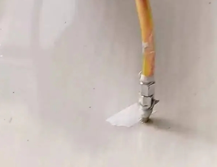 滑县瓷砖空鼓维修公司专业解答在瓷砖铺贴过程中，如果使用的砂料过粗（如全部使用了粗砂），可能会导致以下问题